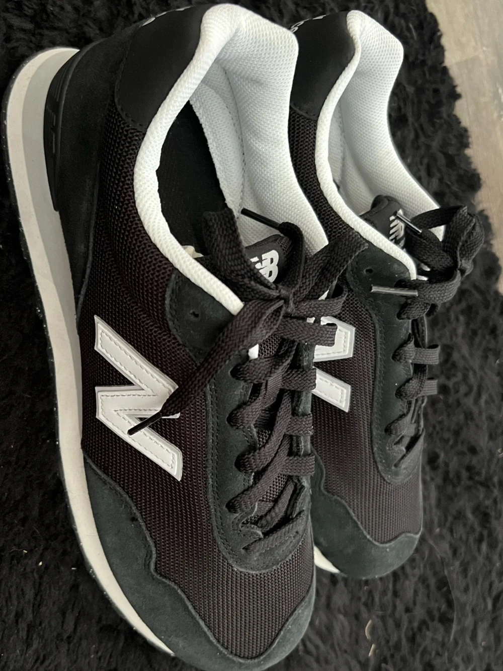 New Balance Men’s Black & White Sneakers – Size 11.5